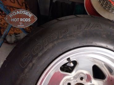 Centerline Aluminium Felgen Reifen BF-Goodrich Drag Radial COMP T/A 10x15" Lochkreis 4,75" 275-60-15" GBR-CL2756015