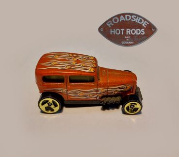 Hot Wheels Model Car 1:64 '32 Ford Tudor Orange with Flames 322001