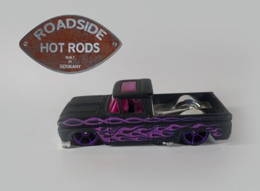 Hot Wheels Model-Auto 1:64 '62 Chevy Pick Up Custom Schwarz Matt Lila Flammen Longboards 2015-62