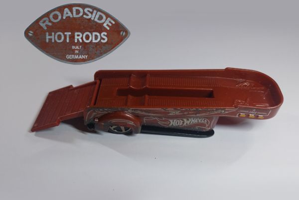 Hot Wheels Model-Auto 1:64 Rat Rig Bone Speeder Braun Trailer DHN87HDT05