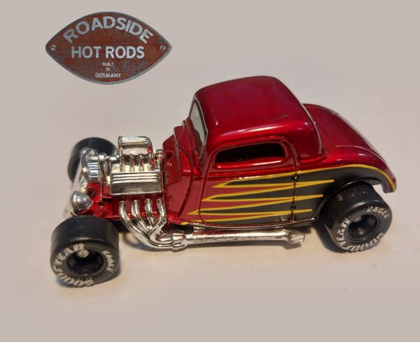 Matchbox Model Auto 1:58 '33 Ford Coupe Dkl. Rot Met. Scallops MB327 *